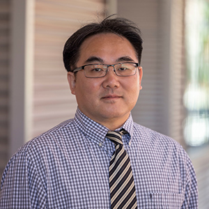 Jeong Han Kim headshot