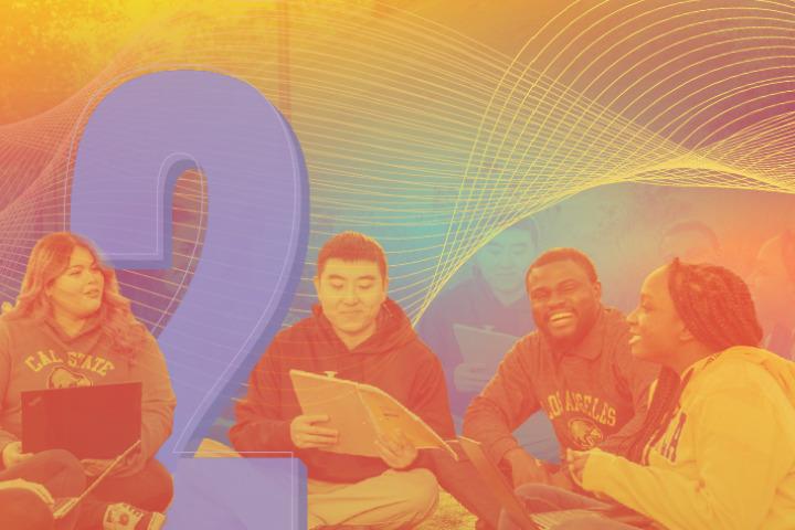 2 Students discuss in a group.